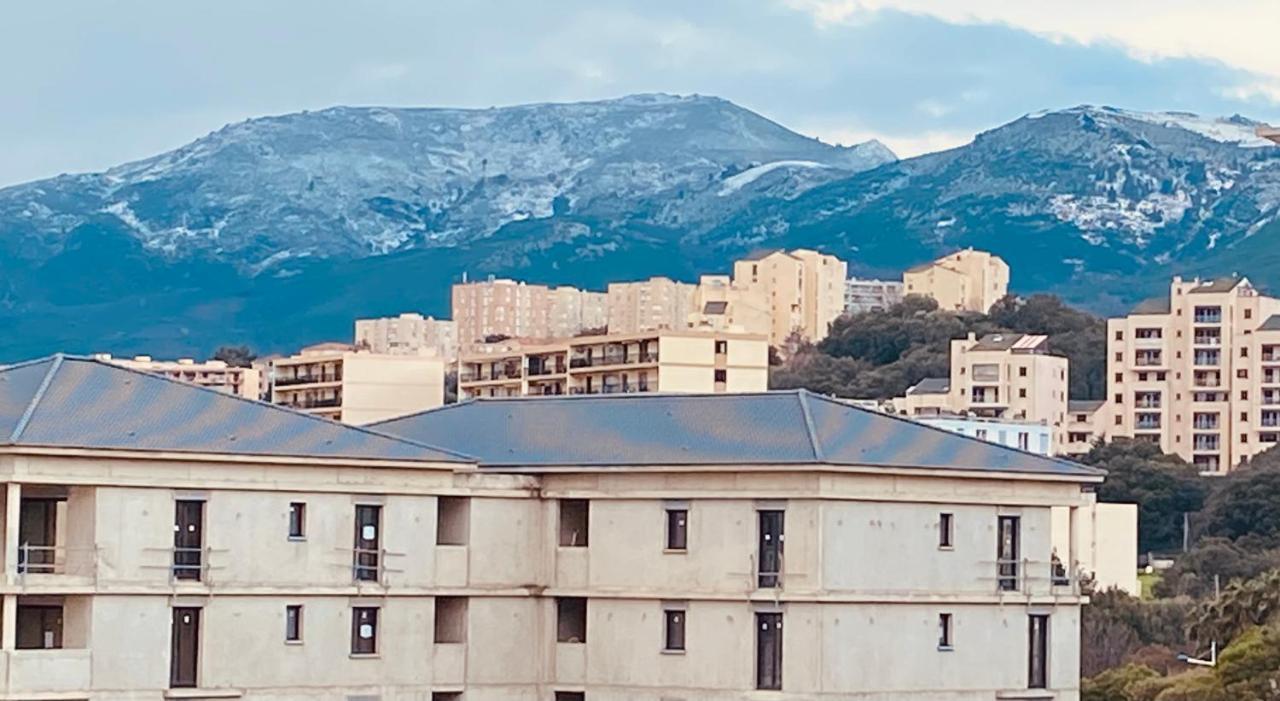 Mountain View & Sea View Location Chambre Individual 1 Sur 3 Chambres Dispo Avec Climes Mais Salle De Bain Et Salon En Commune باستيا المظهر الخارجي الصورة